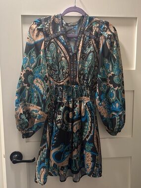 Sunday Up Long-Sleeve Paisley V-Neck Dress in Teal, Black and Beige